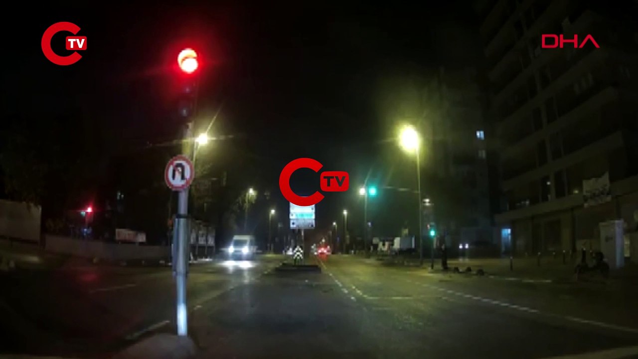 KADIKÖYDE 'HATALI DÖNÜŞ' KAZASI KAMERADA