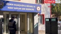 KONYA'DA MİNİBÜSTE 35 KAÇAK GÖÇMEN YAKALANDI