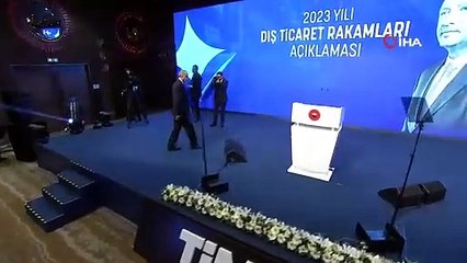 Cumhurbaşkanı Erdoğan :”İhracat rakamımız Cumhuriyet tarihimizin rekorunu kırmıştır”