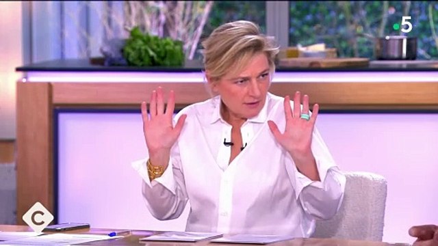 La déclaration de Michel Drucker à Stéphane Sitbon-Gomez et Delphine Ernotte dans C à vous le 2 janvier 2024