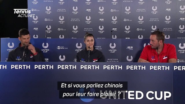 United Cup 2024 - Novak Djokovic parlant un chinois parfait ce qui surprend Olga Danilovic et Viktor Troicki qui éclatent de rire !