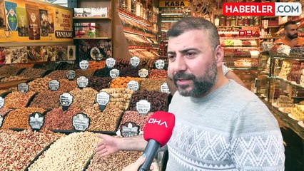 Eminönü'nde Yılbaşı Alışverişi Yoğunlaşıyor