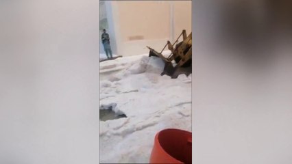 تساقط كثيف ونادر لحبات البرد على بريدة بمنطقة #القصيم #السعودية #العربية