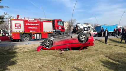 Kayseri'de takla atan otomobil, alev aldı