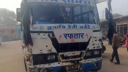 12 चालान कर वसूला 20 हजार 500 का जुर्माना, 1 बस जप्त