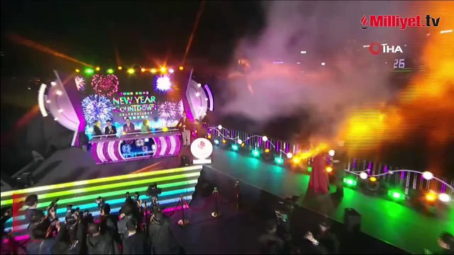 Hong Kong 12 dakikalık havai fişek gösterisiyle 2024’e girdi