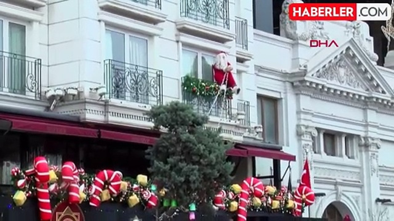 Beyoğlu'nda Yılbaşı Hazırlıkları: Taksim Meydan...