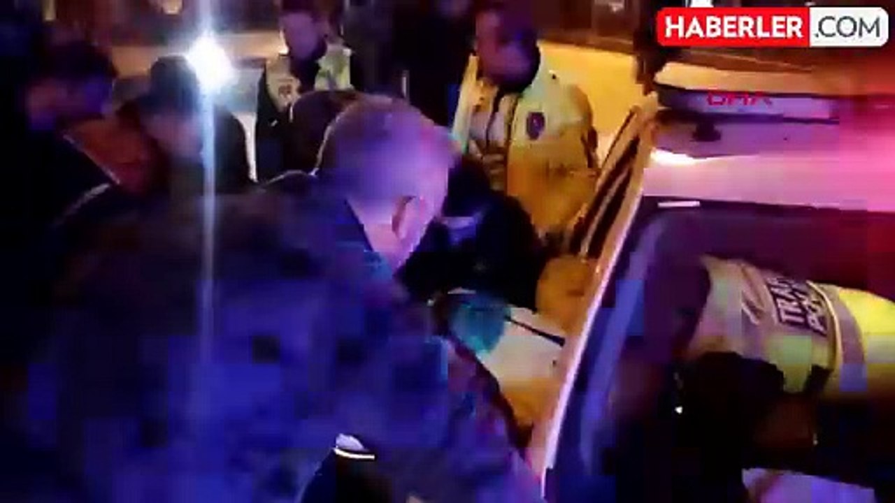 İnegöl'de polis otosu kaza yaptı: 2'si polis 4 kişi yaralandı