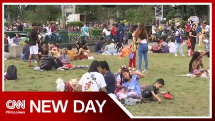 Filipinos celebrate New Year in Luneta