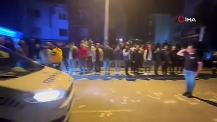 Bursa’da gençler yılbaşına şarkılar eşliğinde girdi