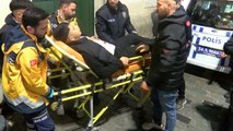 Beyoğlu'nda bıçakla yaralanan kişi hastaneye kaldırıldı