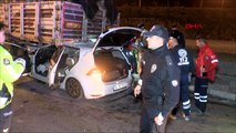 Esenler'de otomobil TIR'ın altına girdi: 2 ağır yaralı