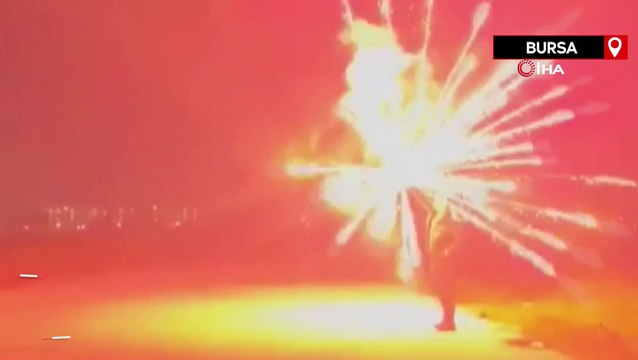 Yılbaşını kutlarken havai fişek elinde patladı