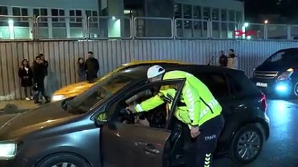 Beşiktaş'taki denetimde 'dur' ihtarına uymayan sürücü polise zor anlar yaşattı