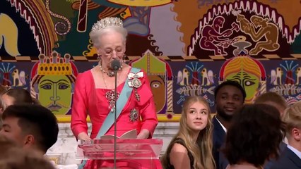 La reina Margarita II anuncia su abdicación