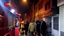 Bursa'da hareketli gece: Yangında mahsur kalan çocuğu itfaiye kurtardı