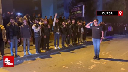 Bursa'da gençler, yeni yıla İstiklal Marşı okuyarak girdi