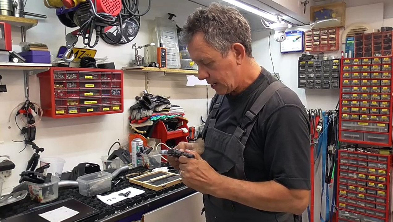 BMW R1200GS [2010] VALVE CLEARANCE CHECK.. The Old Mechanic his own R1200GS