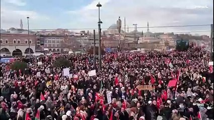 تضامناً مع غزة.. عشرات الآلاف من الأتراك ينظمون مسيرة في أول يوم من عام 2024