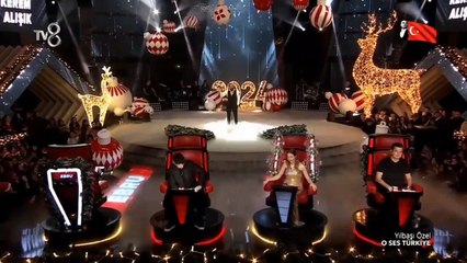 Kerem Alışık eski aşkı Ebru Gündeş'i seçti