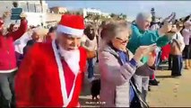 Tuffo di Capodanno a Marina di Ragusa organizzato dalla pro loco Mazzarelli per salutare il nuovo anno