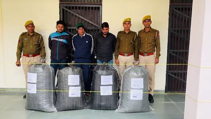 मादक पदार्थों की तस्करी में गिरफ्तार दोनों कांस्टेबल निलबिंत, कार में मिला था 11 लाख 30 हजार का डोडा चूरा