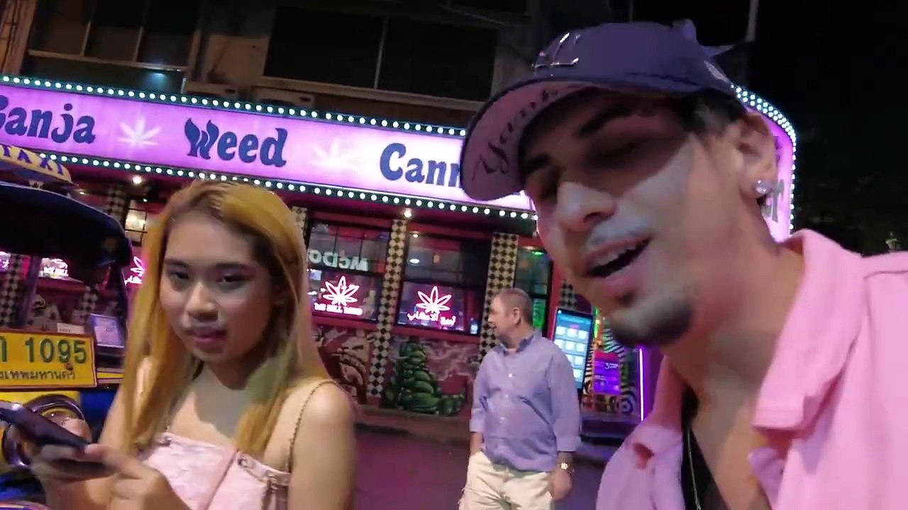 HOW TO PICK UP FREELANCERS IN BANGKOK! - (Thailand Nightlife)