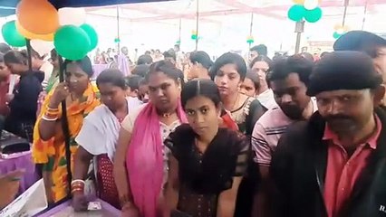 देखो...विकसित भारत संकल्प यात्रा में अव्यवस्था, पीएम विश्वकर्मा योजना का आवेदन जमा करने 4-4 घंटे कतार में रही महिलाएं, ऑपरेटर गायब