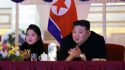 김주애, 새해 첫날부터 등장...김정은과 공연 관람 / YTN
