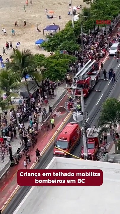 Criança fica presa em telhado e mobiliza bombeiros em BC