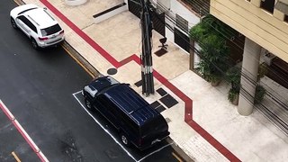 Motorista pinta vaga para driblar proibição de estacionar,  em Balneário Camboriú