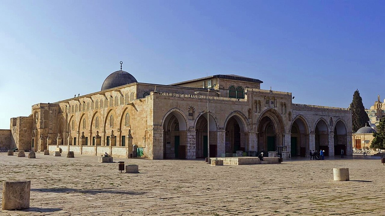 7المسجدالأقصى لاالهيكل . القدس مركزالشرق الأوسط والعالم والصراع العالمى يدورحولها والأقصى هو الرمز