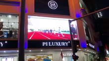 Màn hình led P5 ngoài trời lắp đặt cho các showroom thời trang