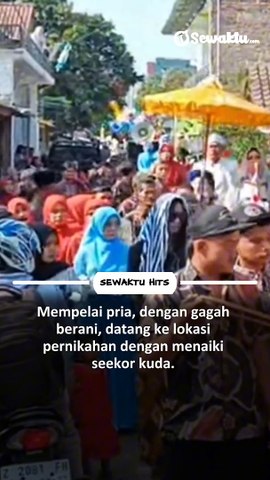 Pengantin Sunda ini Bawa Mahar 50 Gram Emas sambil Naik Kuda ke Pelaminan