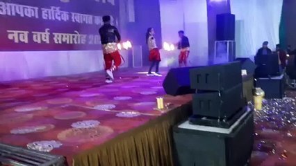 नए साल के स्वागत में झूमे लोग