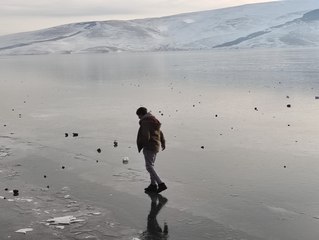 Çıldır Gölü’nden büyüleyici manzaralar