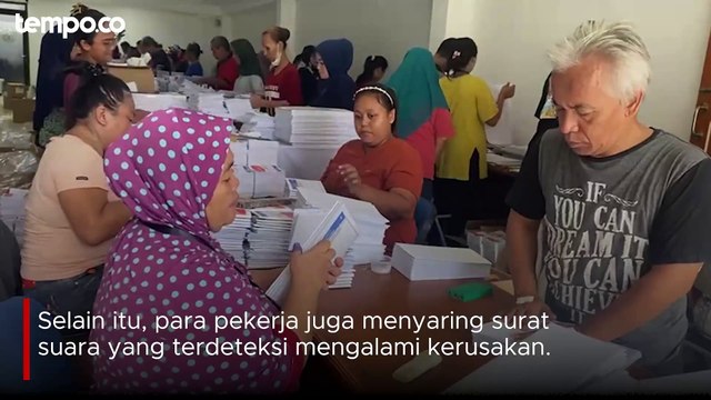 KPU Jakarta Utara Libatkan Warga Sekitar untuk Menyortir dan Melipat Surat Suara