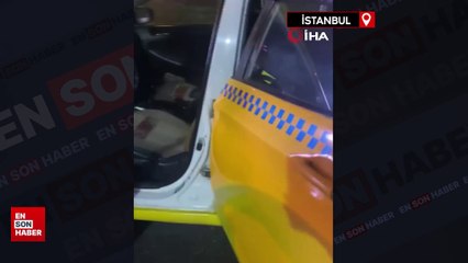 İstanbul’da taksicinin zor anları: Sarhoş yolcu aracında sızdı