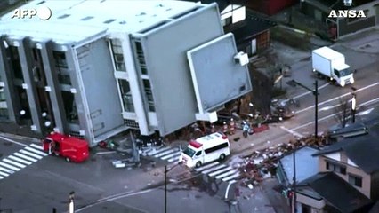 Giappone, Wajima ancora in fiamme dopo il sisma