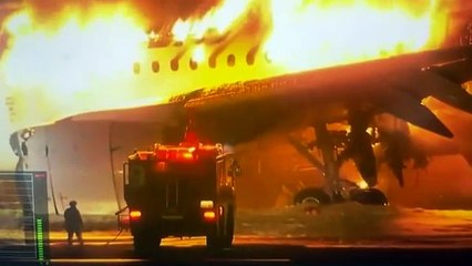 Tokyo’daki Haneda Havalimanı’nda uçak kazası! Yolcuların panik anları kamerada