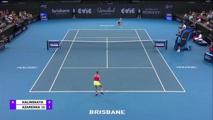 Brisbane - Azarenka poursuit sa route