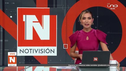 Vehículo cae en el canal de drenaje en la Av. Roca y Coronado