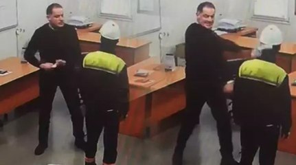 Kocaeli'de işçilerin yemek ve servisinin kesildiği iddia edilmişti... Patrondan personele skandal hareket kamerada
