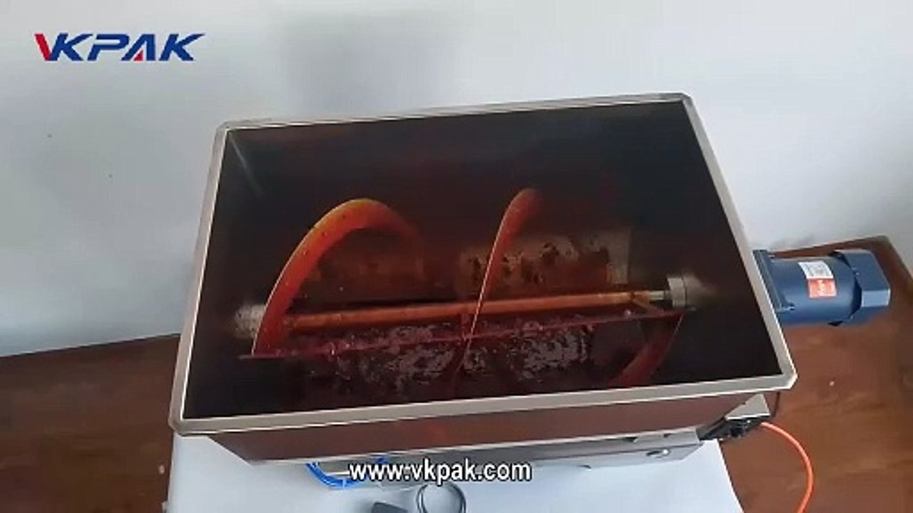Remplisseuse de pâtes semi-automatique avec réservoir de mélange (trémie en U)