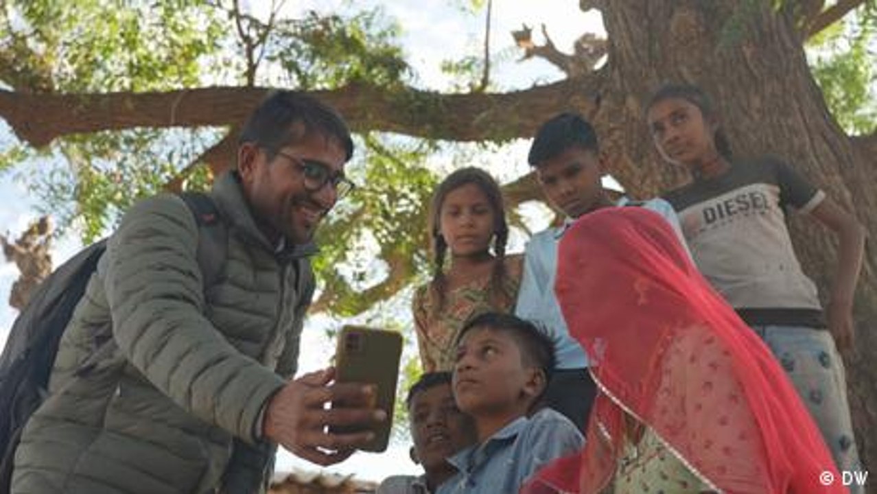 India's political parties bet on influencers to swing votes