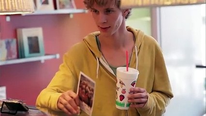 Falling Overnight Bande-annonce (EN)