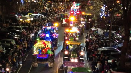 This jaw-dropping Christmas Tractor Run captures true spirit of the festive season
