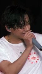 BTS V Impresses Fans with Fluent English on Stage 🌟