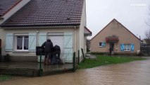 شاهد: فيضانات عارمة تغزو منطقة 