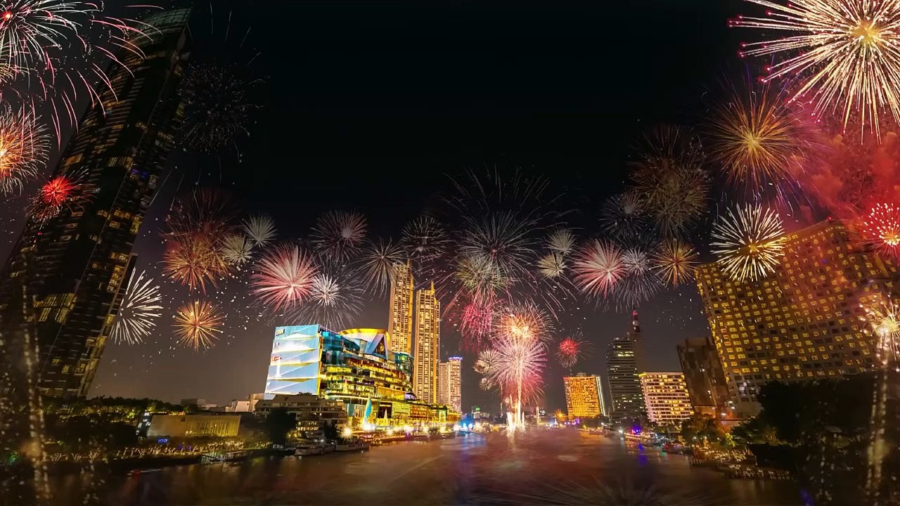 Amazing Thailand Countdown 2024 at ICONSIAM Fireworks